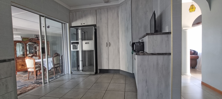 5 Bedroom Property for Sale in Haven Hills Eastern Cape